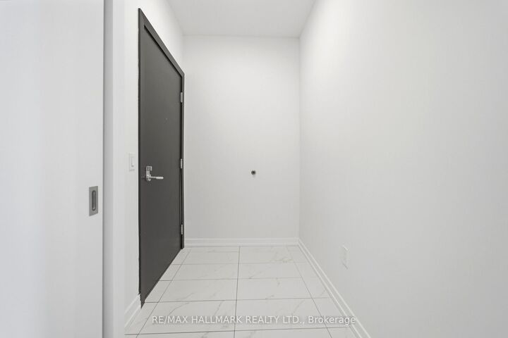 Property Photo:  5 Wellington Street S 1406  ON N2G 0E3 
