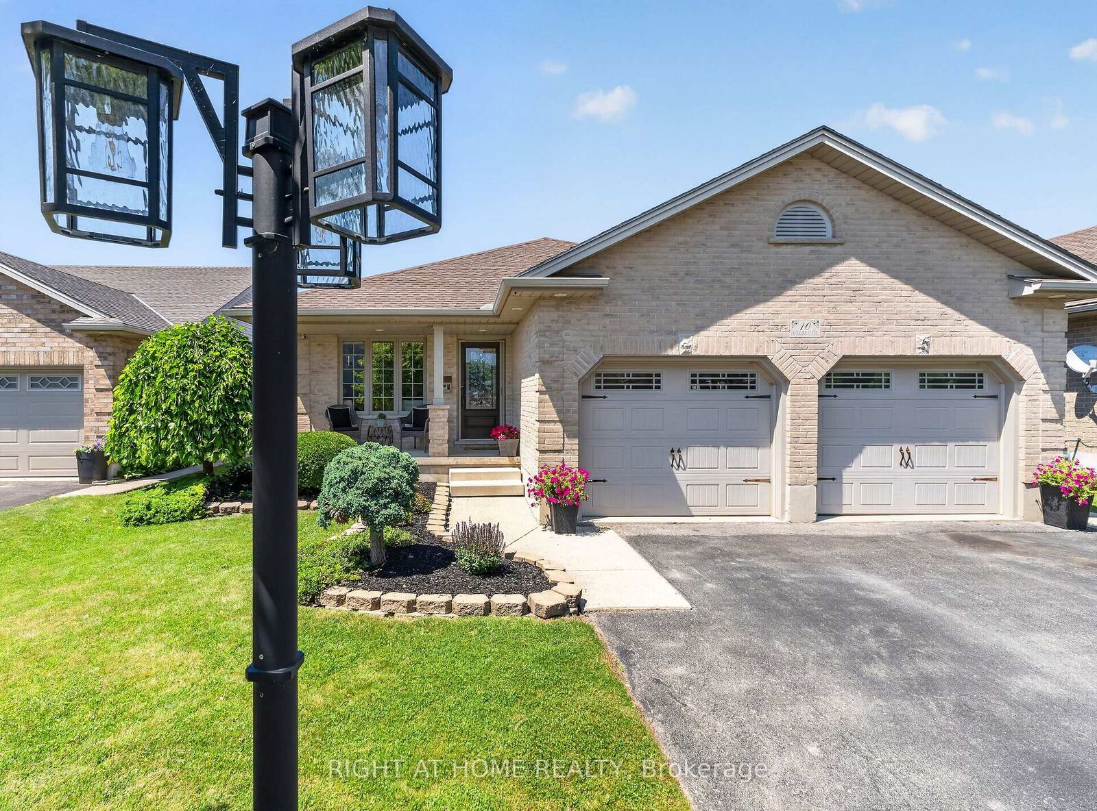 Property Photo: 10 Galbraith Court ON N5R 6G8