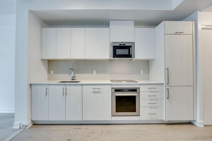 Property Photo:  330 Richmond Street W 2601  ON M5V 1X2 