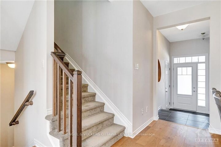 Property Photo:  526 Cope Drive  ON K2S 1B6 