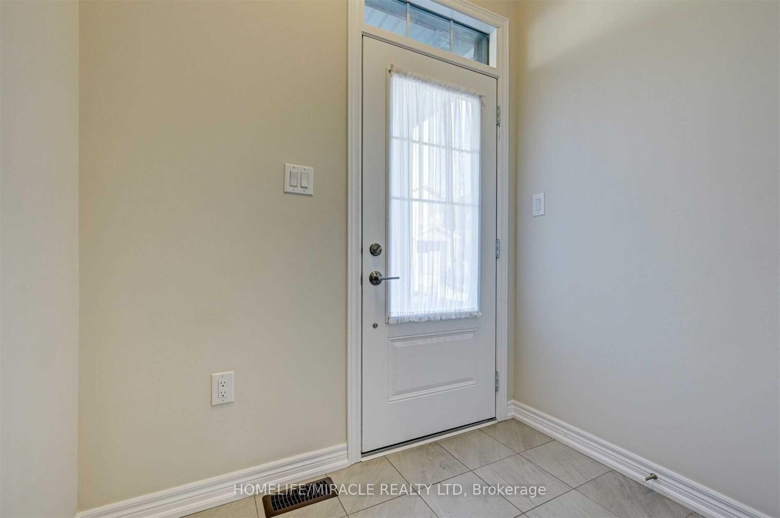 Property Photo:  16 Hibiscus Lane  ON L8K 5J3 