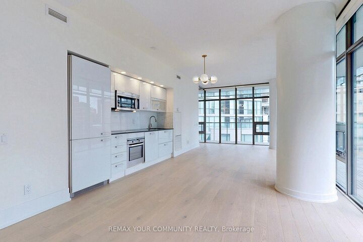 Property Photo:  33 Charles Street E 603  ON M4Y 1R9 