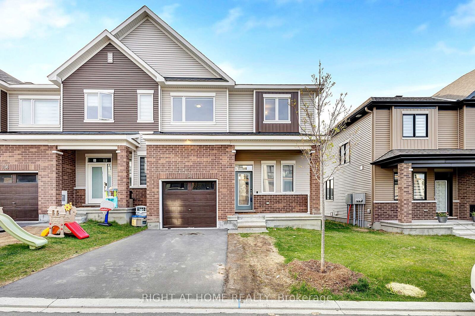Property Photo:  106 Beebalm Crescent  ON K2J 7G5 