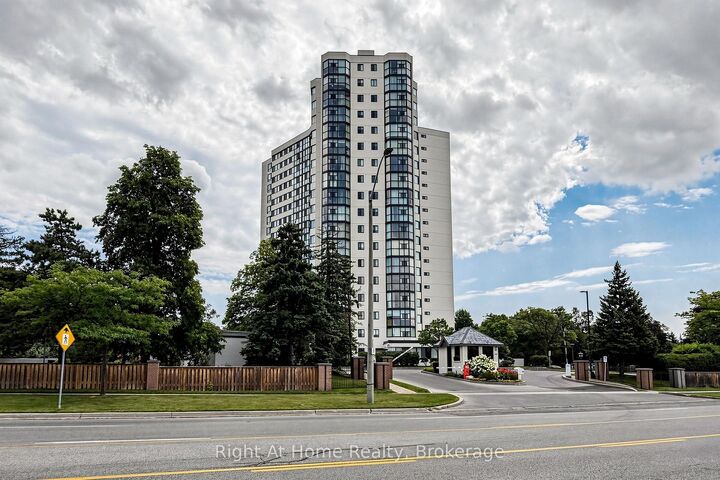 Property Photo: 1360 Rathburn Road E 1509 ON L4W 4H4