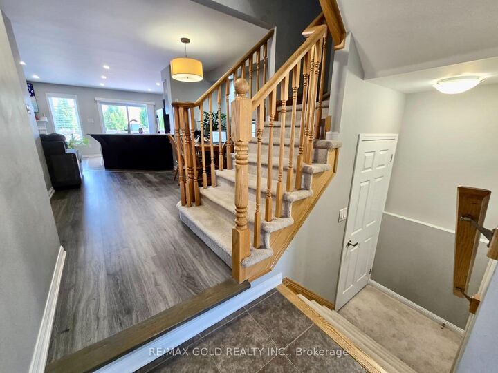 Property Photo:  1061 Nadalin Heights  ON L9T 8H3 