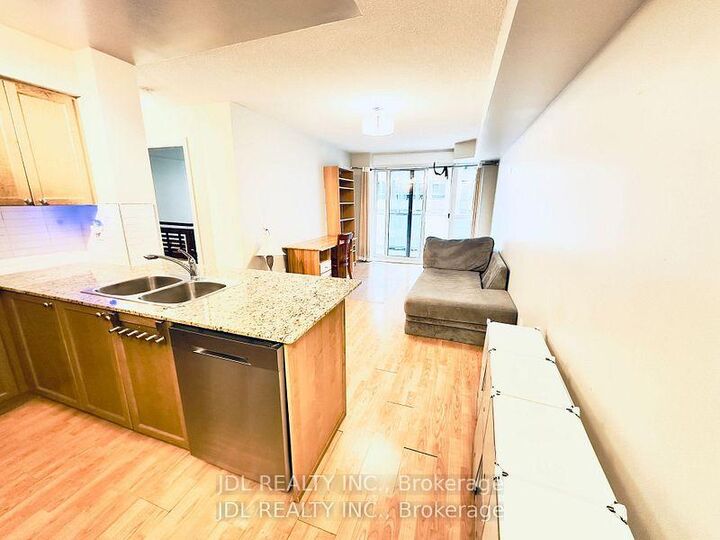 Property Photo:  761 Bay Street 907  ON M5G 2R2 