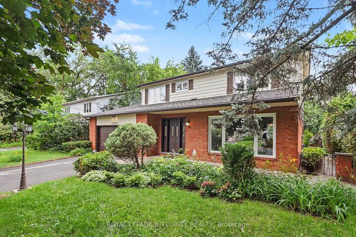 Property Photo: 1291 Lampman Crescent ON K2C 1P9