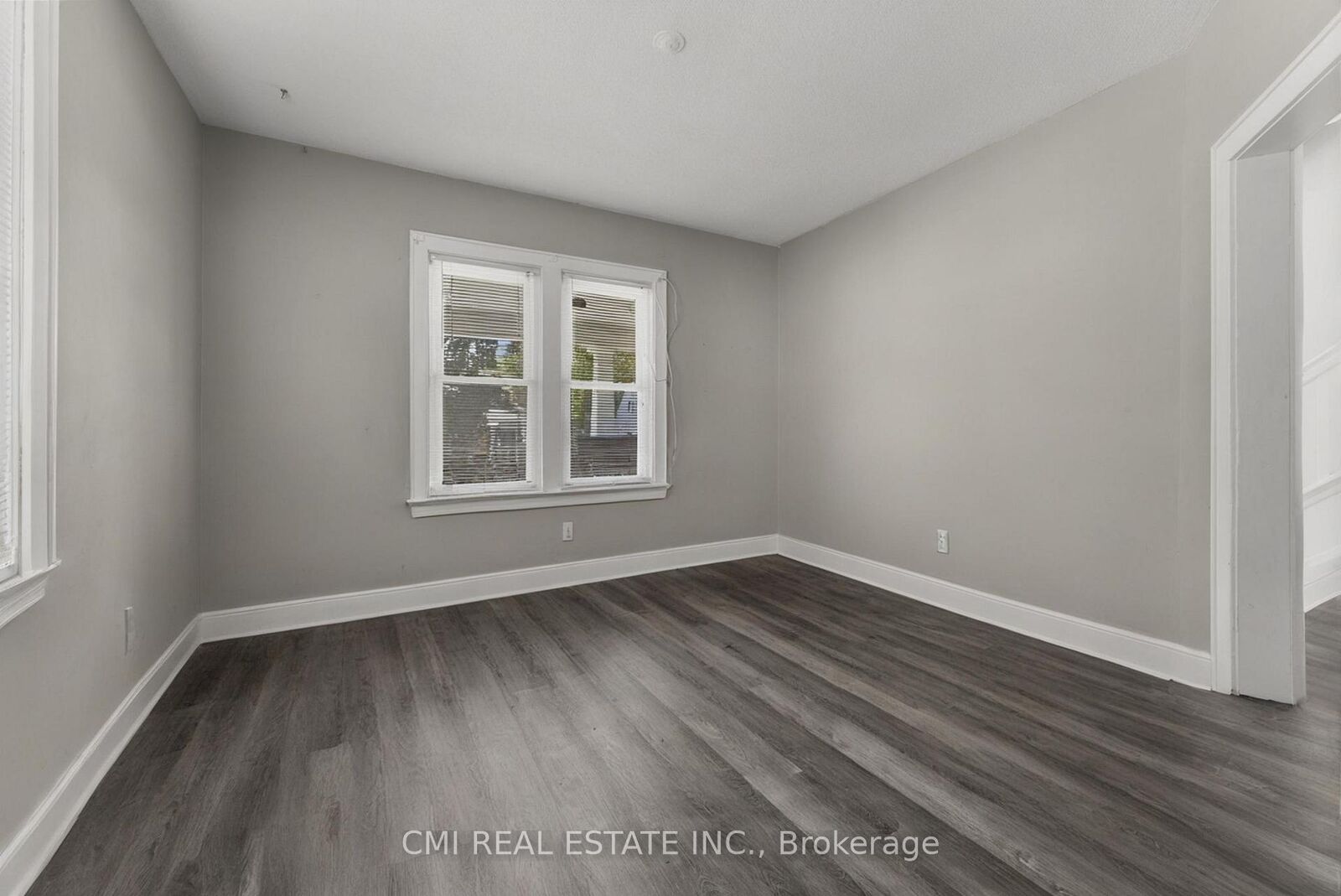 Property Photo:  433 Lydia Street  ON N7T 6P5 