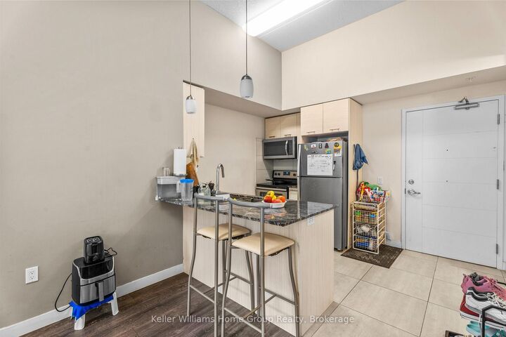 Property Photo:  251 Hemlock Street 109  ON N2L 0H2 