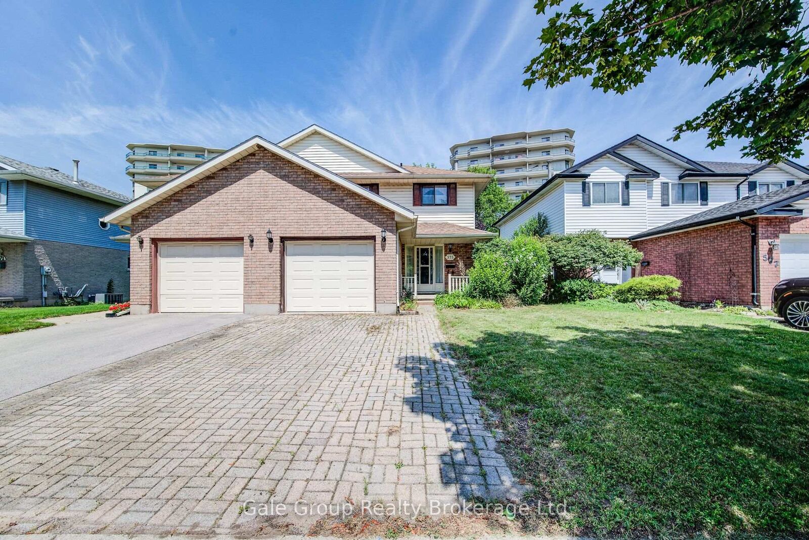 Property Photo:  575 Springbank Avenue N  ON N4T 1H5 