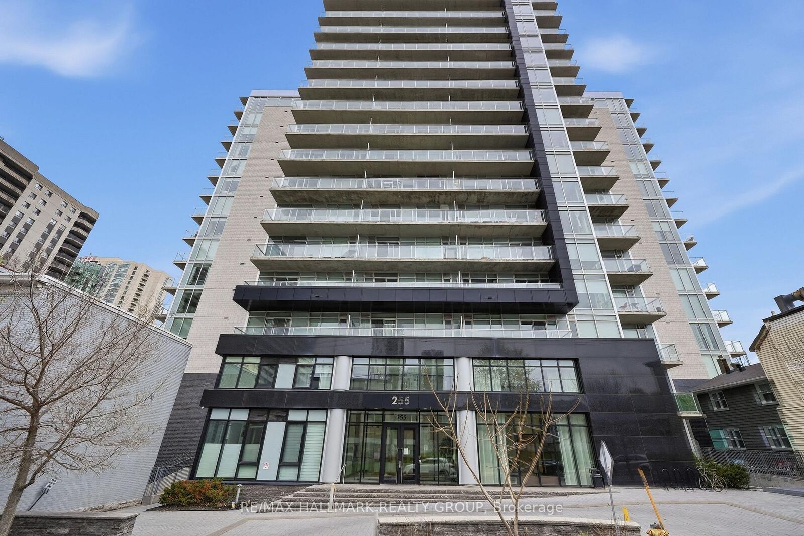 Property Photo: 255 Bay Street 106 ON K1R 0C5