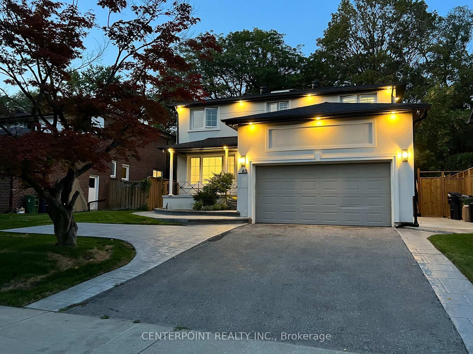 Property Photo:  85 Montressor Drive Bmt  ON M2P 1Z3 