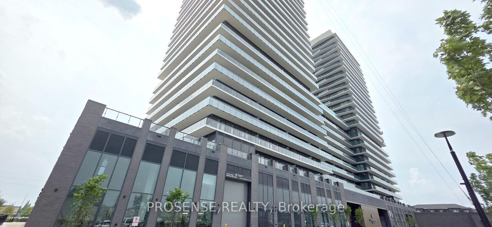 Property Photo:  15 Skyridge Dr Drive 703  ON L6P 4S3 