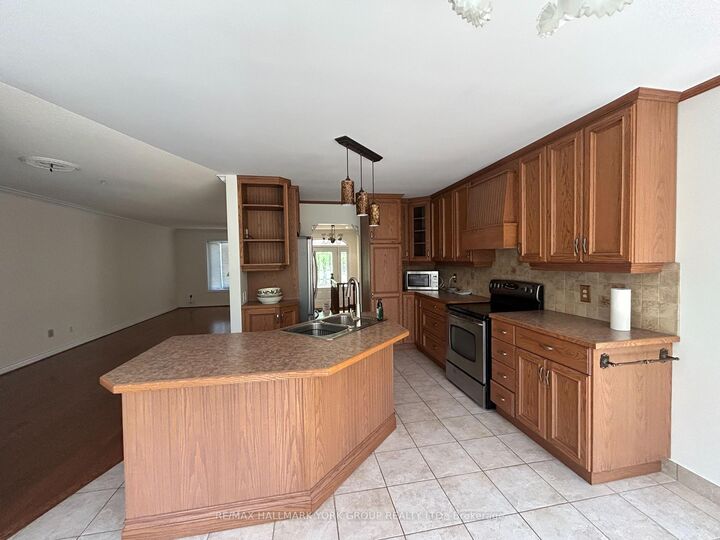 Property Photo:  19 Stonehill Boulevard  ON L9N 1C9 