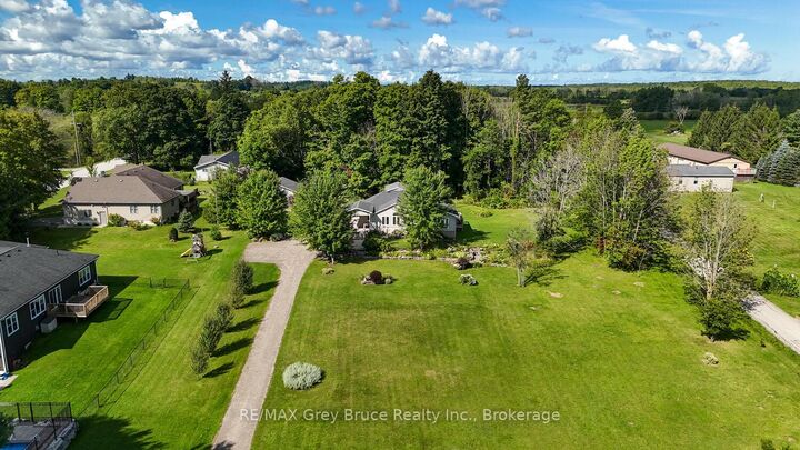 Property Photo: 106 Drive-In Crescent ON N4K 5N7
