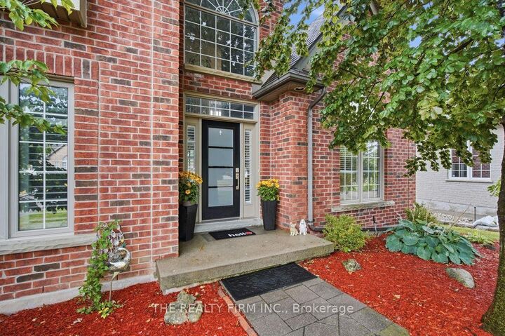 Property Photo: 552 McGarrell Place ON N6G 5J8