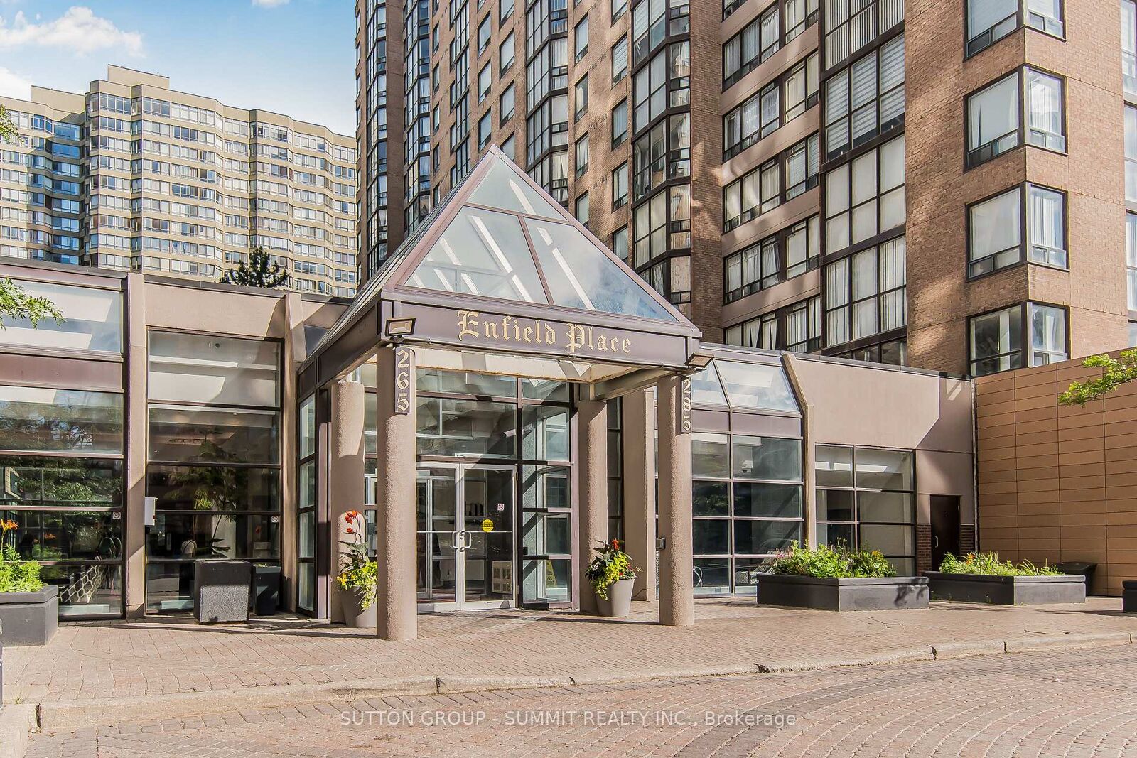 Property Photo:  285 Enfield Place 1606  ON L5B 3Y6 