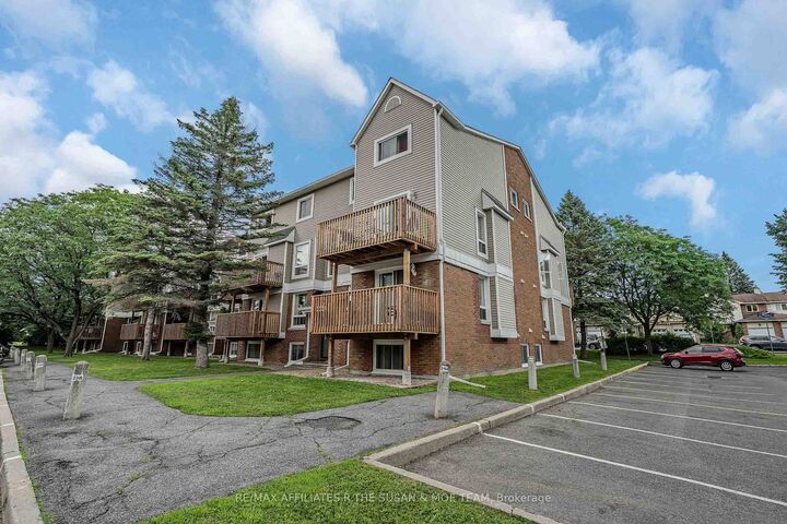 Property Photo:  500 Fenerty Court 6  ON K2L 3B1 