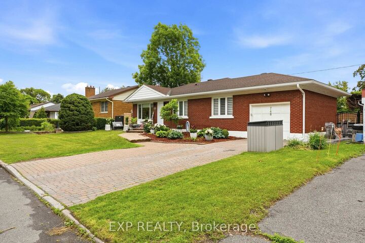 Property Photo: 748 Weston Drive ON K1G 1W2