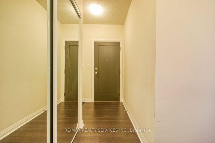 Property Photo: 5025 Four Springs Avenue 1202 ON L5R 0G5