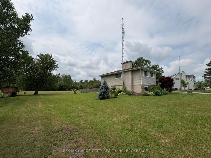 Property Photo: 147 Cairns Crescent ON L2A 5M4
