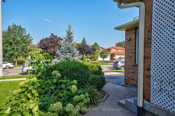 Property Photo:  169 Killian Road Room A  ON L6A 1A8 