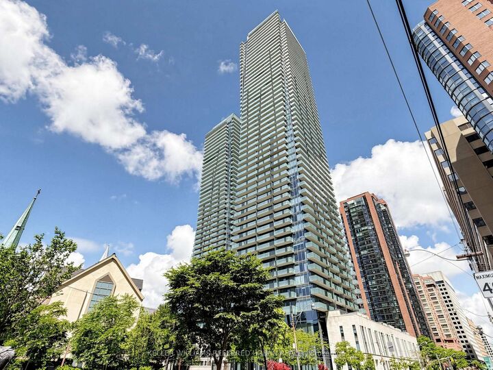 Property Photo: 1080 Bay Street 1710 ON M5S 0A5