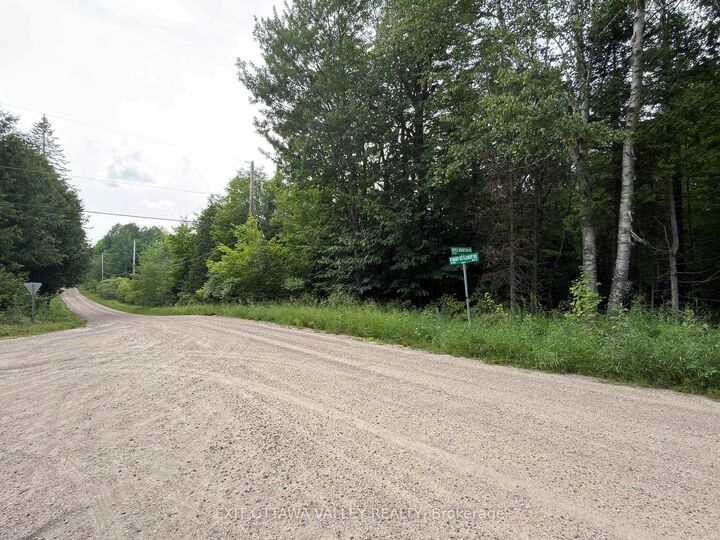 Photo de la propriété:  942 O'Grady Settlement Road  ON K0J 2A0 