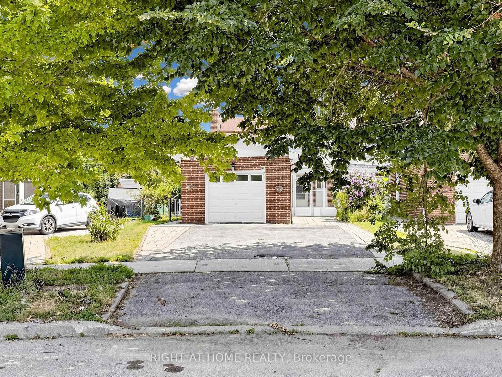 Property Photo:  148 Sexton Crescent (Main)  ON M2H 2L6 