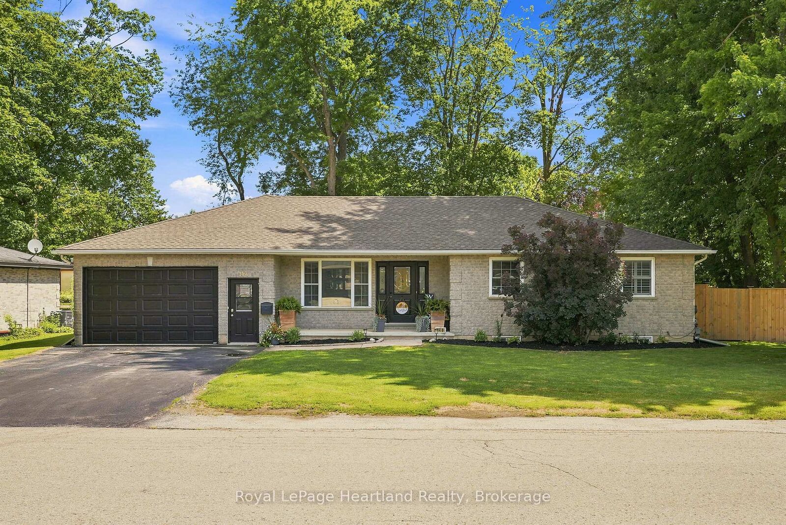 Property Photo:  140 John Street N  ON N0G 1Z0 