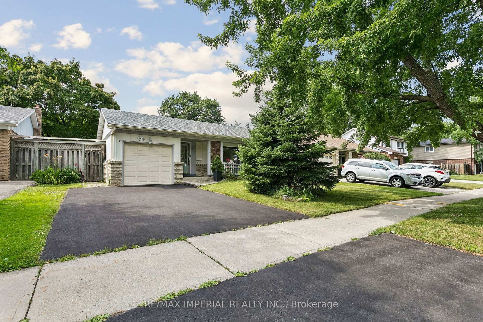 Photo de la propriété:  2531 Windjammer Road  ON L5L 1H7 