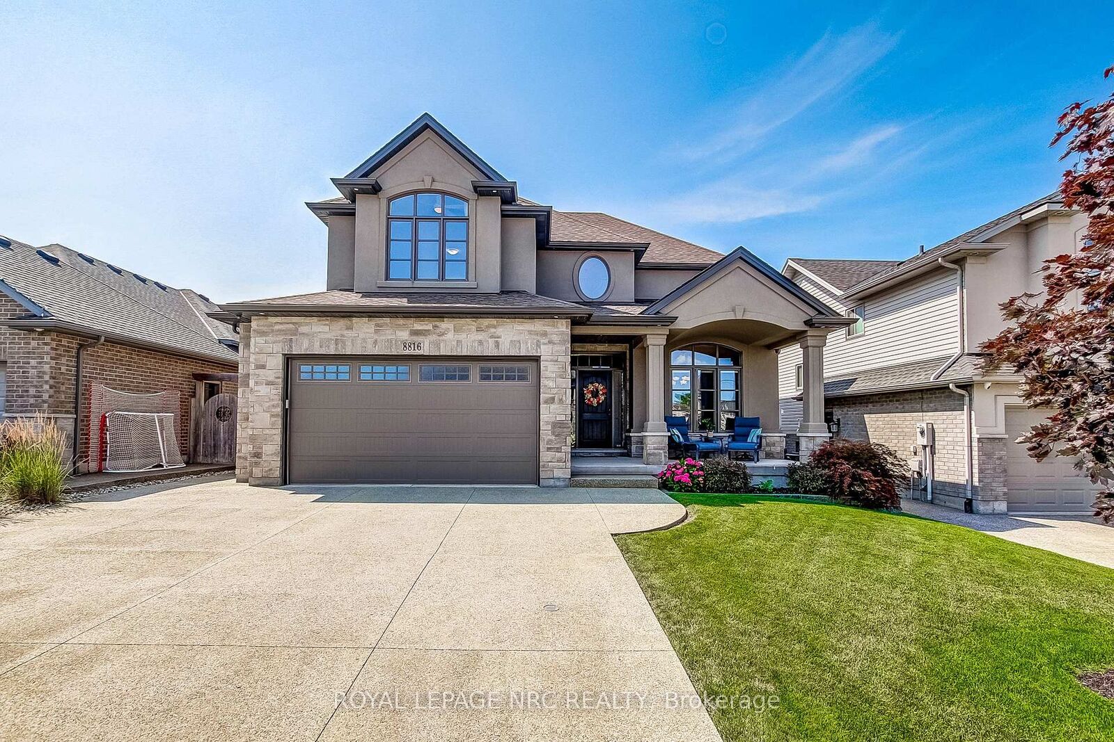 Property Photo: 8816 Angie Drive ON L2H 0H9