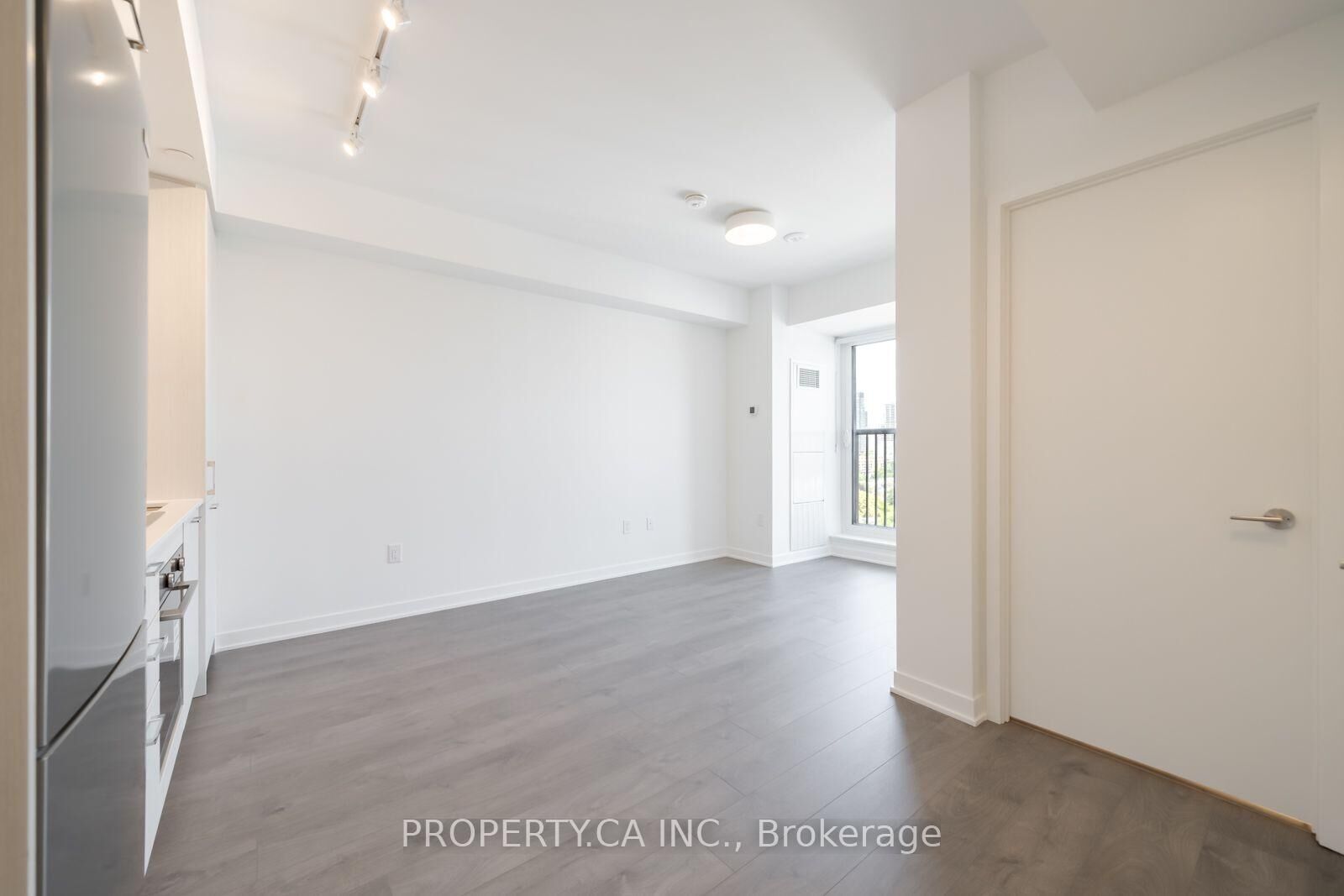 Property Photo:  10 Oak Street 1409  ON M5A 0Z1 