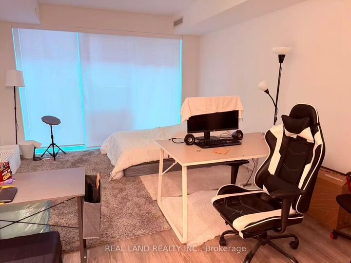 Photo de la propriété:  771 Yonge Street 609  ON M4W 0B8 