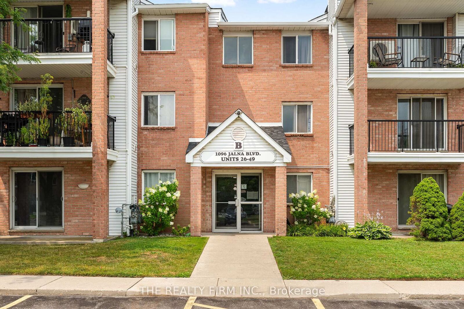 Property Photo: 1096 Jalna Boulevard 40 ON N6E 3B8