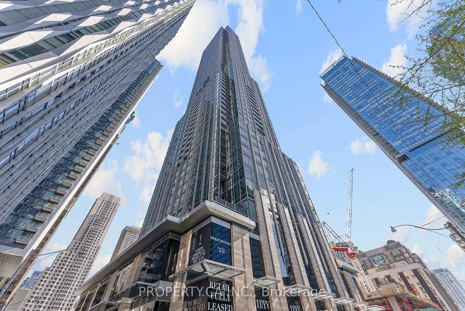 Property Photo: 11 Yorkville Avenue 1007 ON M4W 0B7