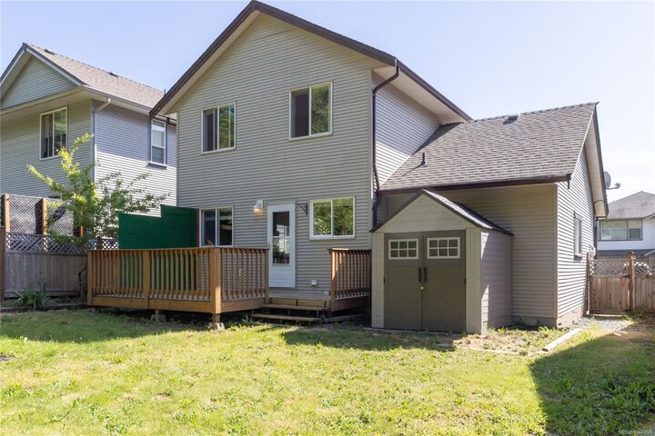 Property Photo: 293 Applegreen Ave BC V9R 0A7
