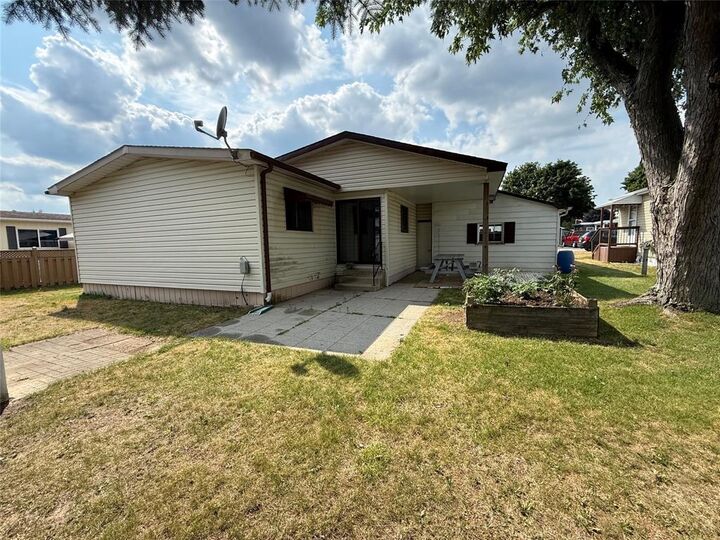 Property Photo: 10 Velma Street ON N7G 3L3
