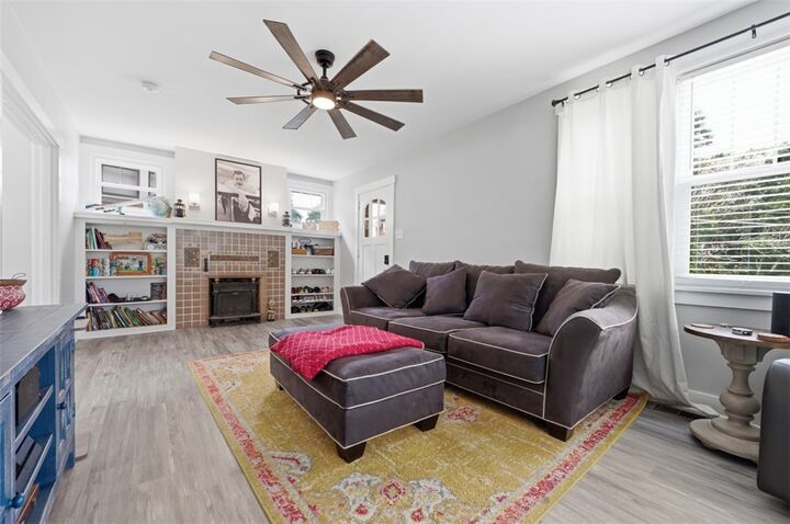 Property Photo:  1688 Kelton Ave  PA 15216 