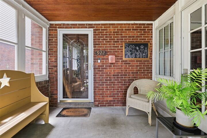 Property Photo:  922 East End Ave  PA 15221 