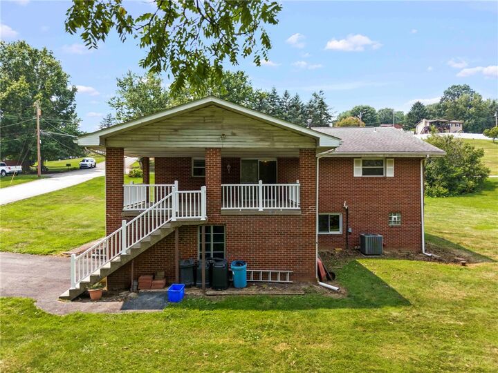 Property Photo:  753 Glenn St  PA 15317 