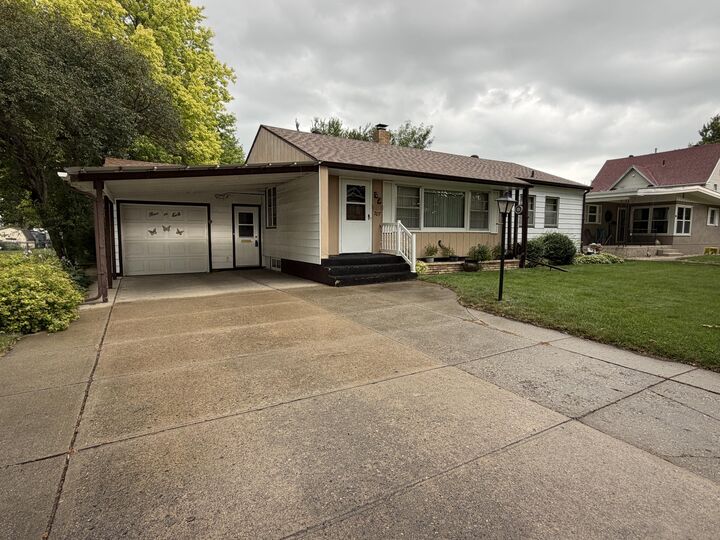 Property Photo: 707 S 9th Street SD 57401