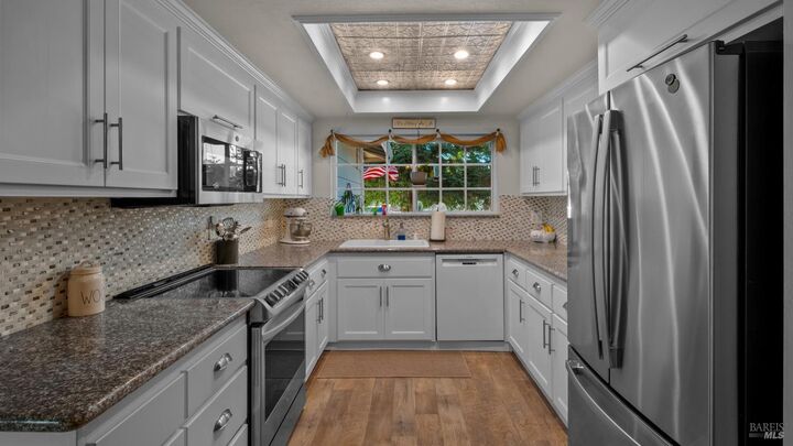 Property Photo: 185 Midvale Drive CA 95687