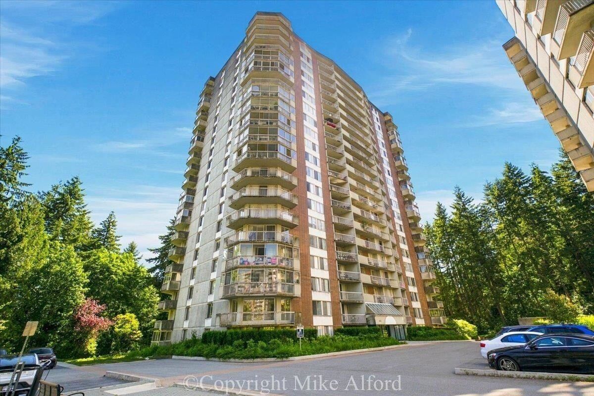 Property Photo: 2024 Fullerton Avenue 1905 BC V7P 3G4