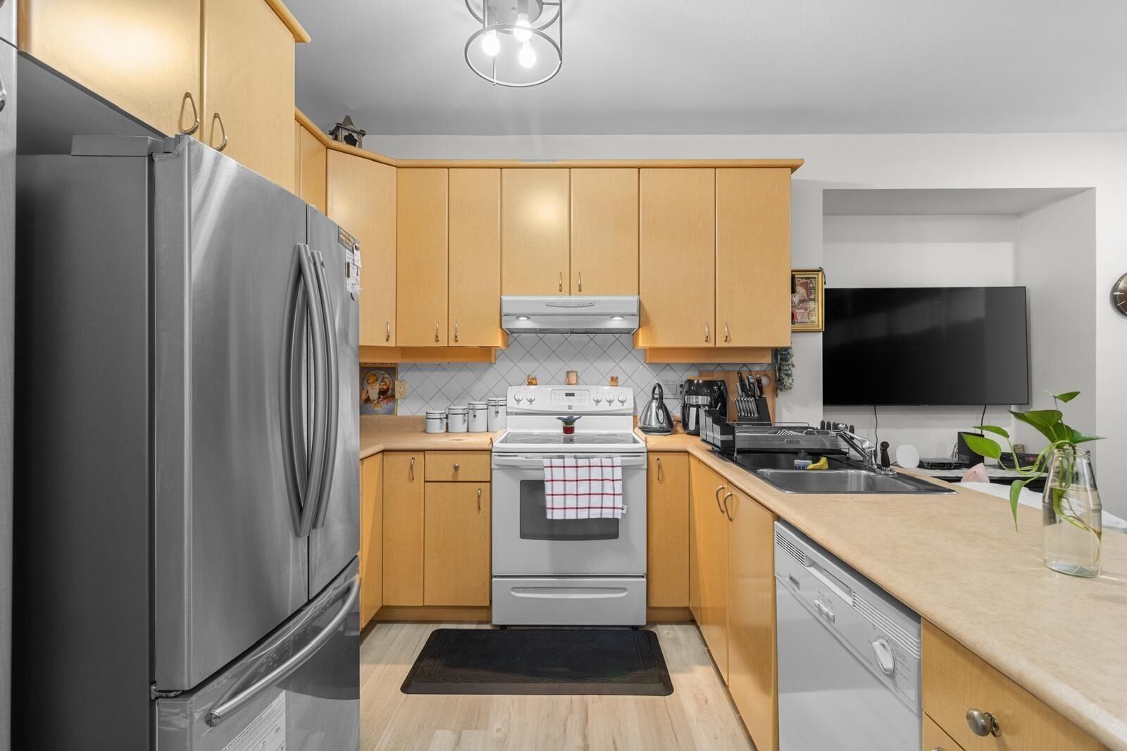 Property Photo:  126xx Hampton Court  BC V3W 1N2 