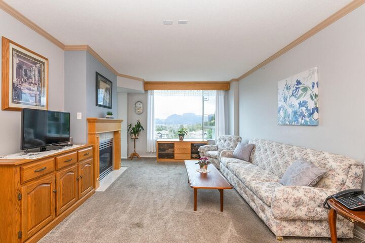 Property Photo: 12148 224 Street 809 BC V2X 3N8
