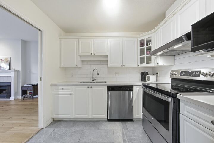 Property Photo: 5735 Hampton Place 105 BC V6T 2G8