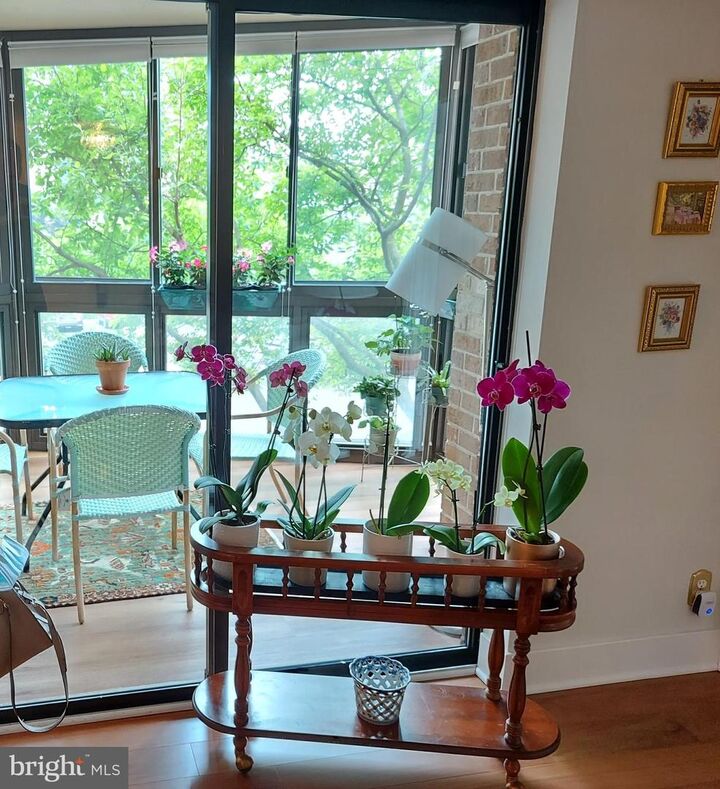 Property Photo: 8340 Greensboro 221 VA 22102