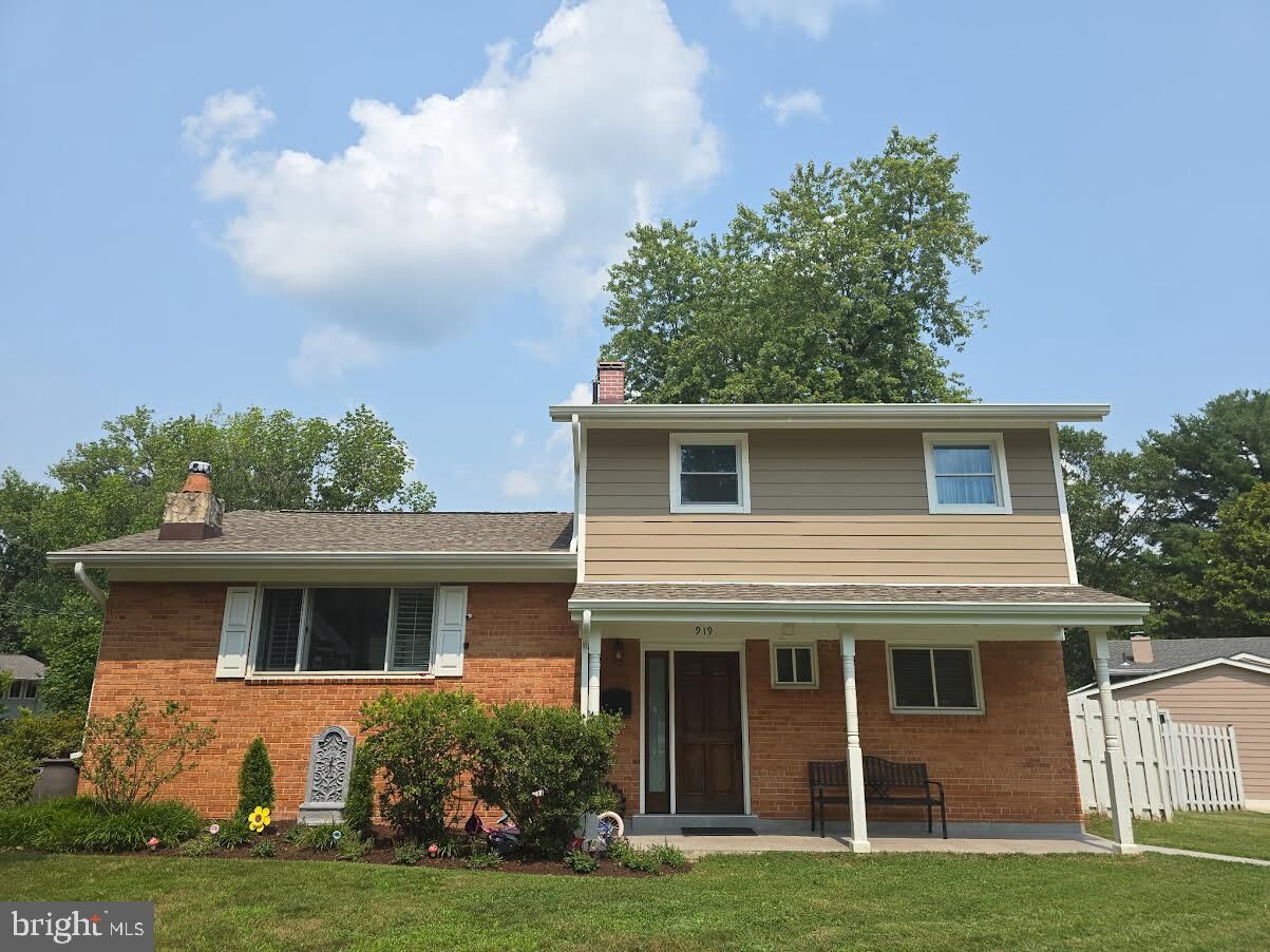 Property Photo:  919 Playford Lane  MD 20901 