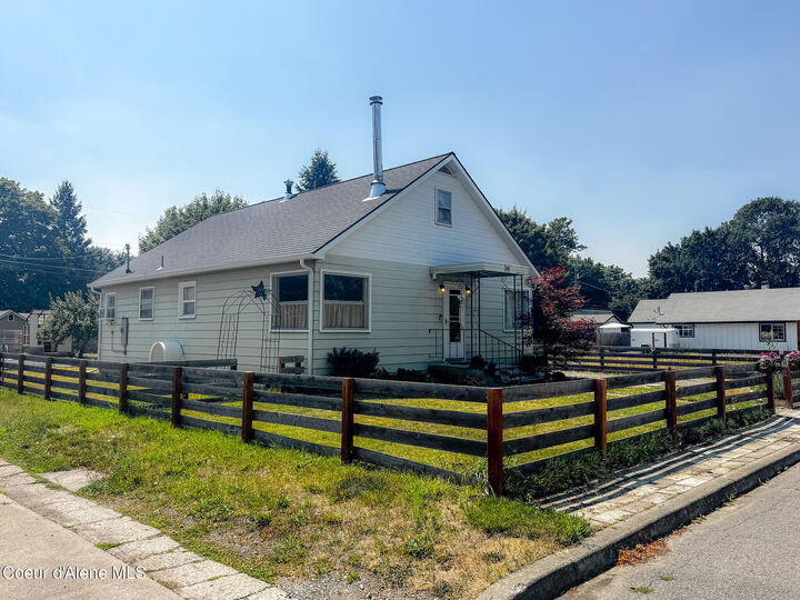 Property Photo: 410 W Linden Ave ID 83814